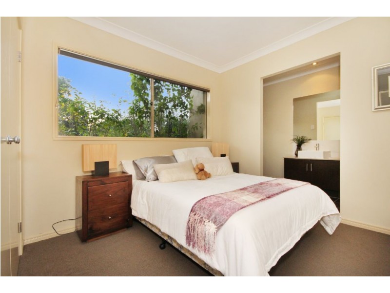 15 Meadow Court, Maudsland QLD 4210