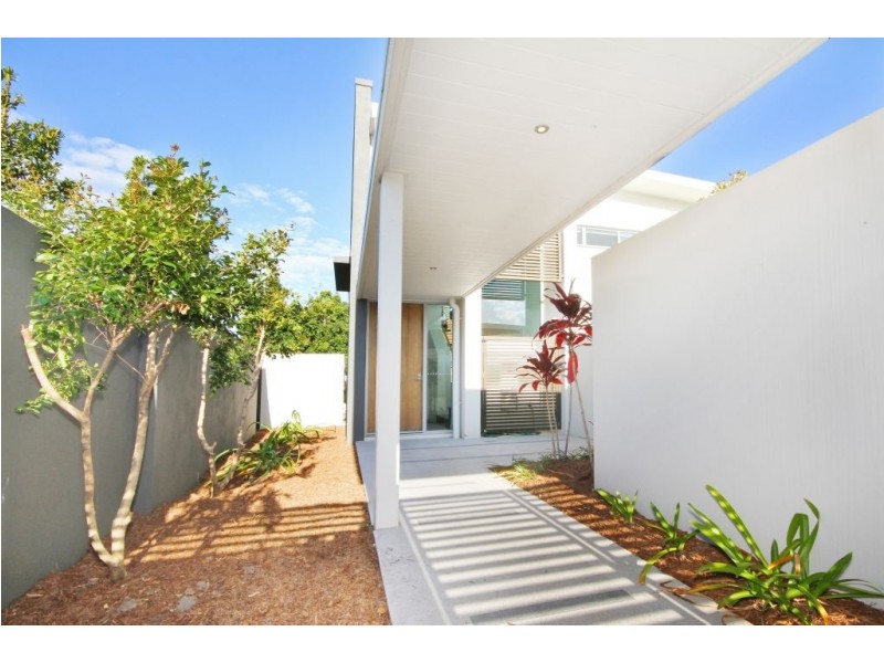 7502 Springfield Drive, Hope Island QLD 4212