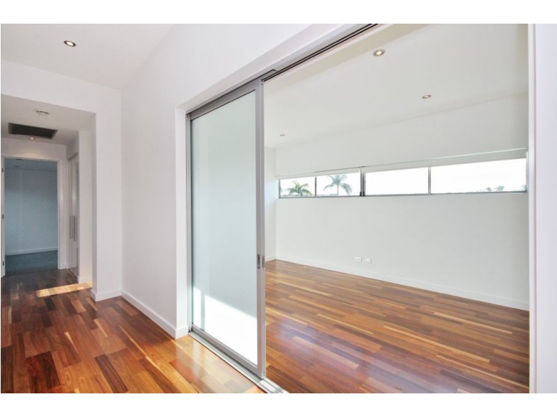 7502 Springfield Drive, Hope Island QLD 4212