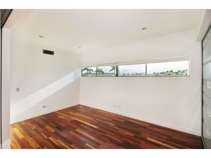 7502 Springfield Drive, Hope Island QLD 4212