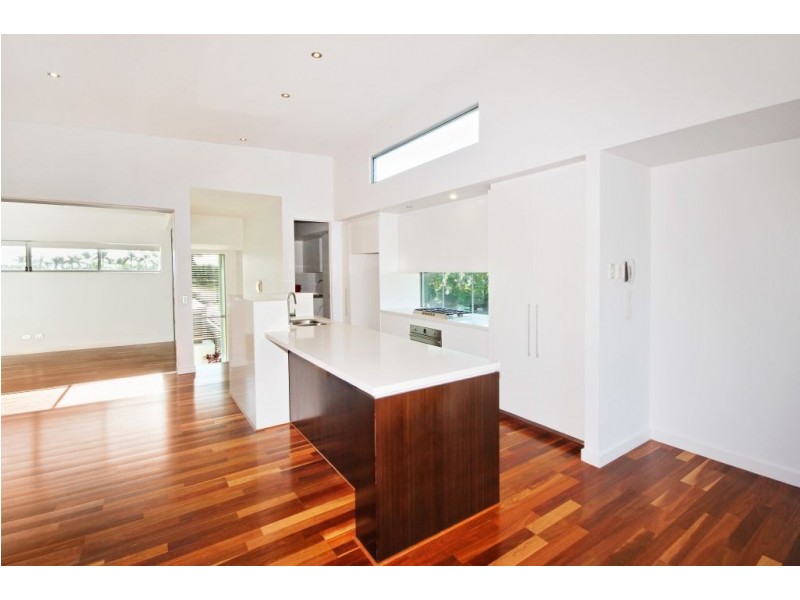 7502 Springfield Drive, Hope Island QLD 4212
