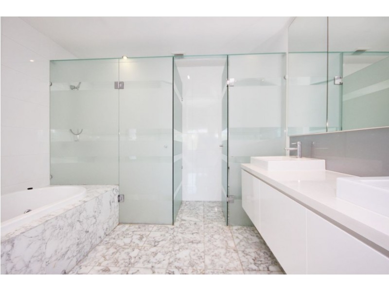 7502 Springfield Drive, Hope Island QLD 4212