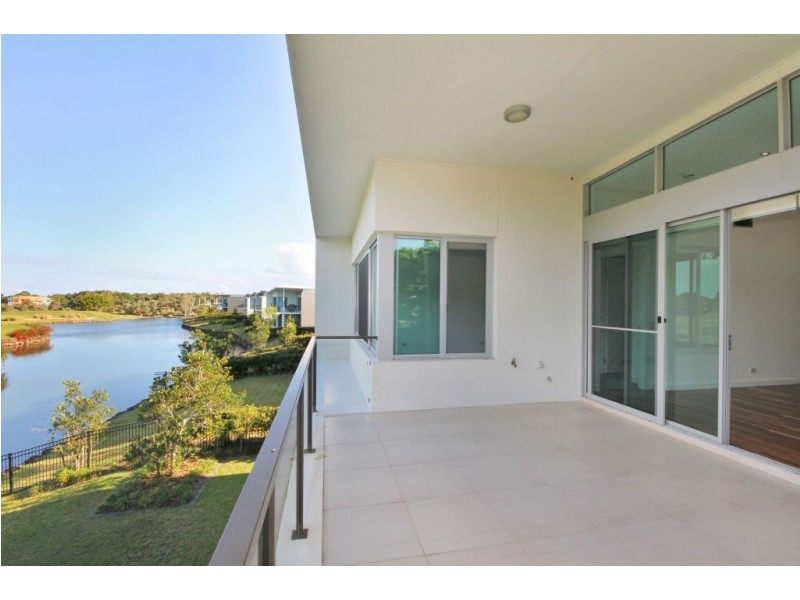 7502 Springfield Drive, Hope Island QLD 4212