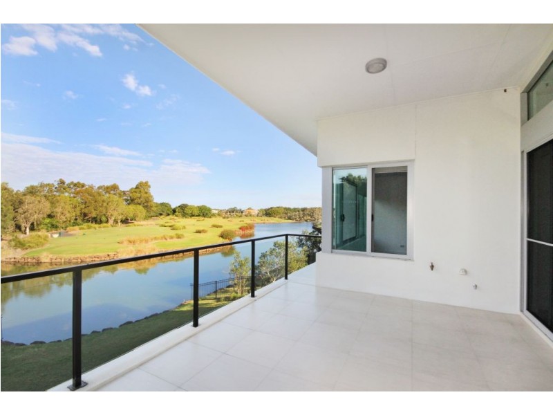 7502 Springfield Drive, Hope Island QLD 4212