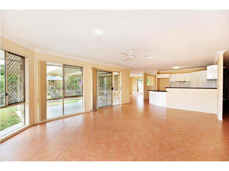 25 Armstrong Way, Highland Park QLD 4211