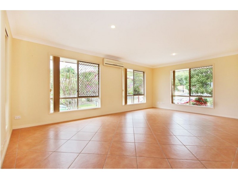 25 Armstrong Way, Highland Park QLD 4211