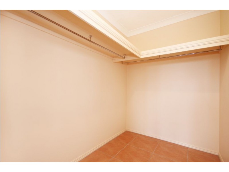 25 Armstrong Way, Highland Park QLD 4211