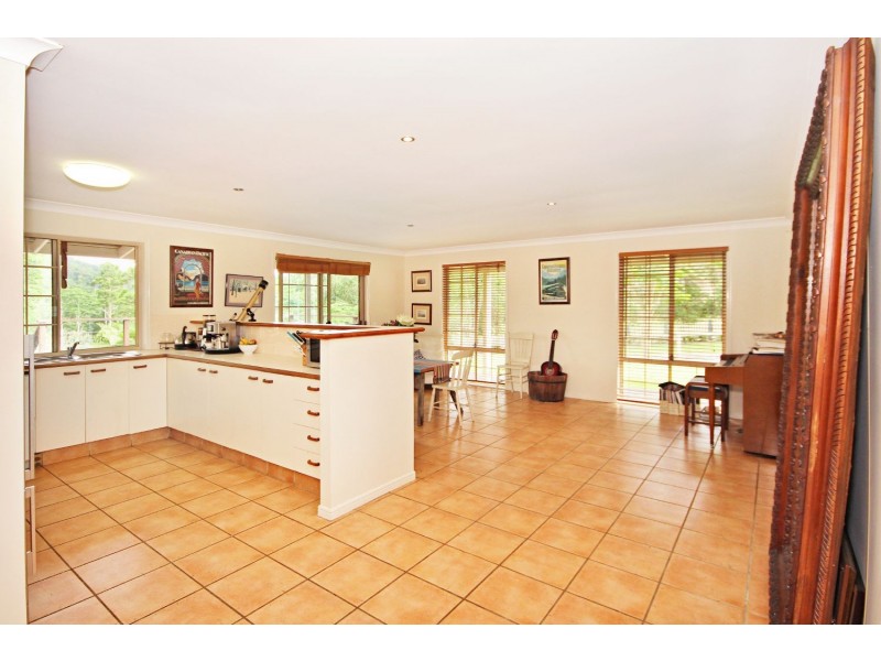 17 Lomatia Court, Bonogin QLD 4213