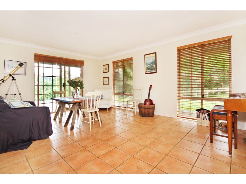 17 Lomatia Court, Bonogin QLD 4213