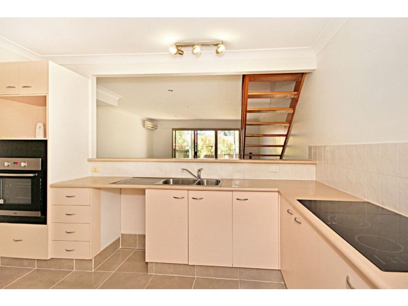 16/4 Sherwood Close, Mudgeeraba QLD 4213