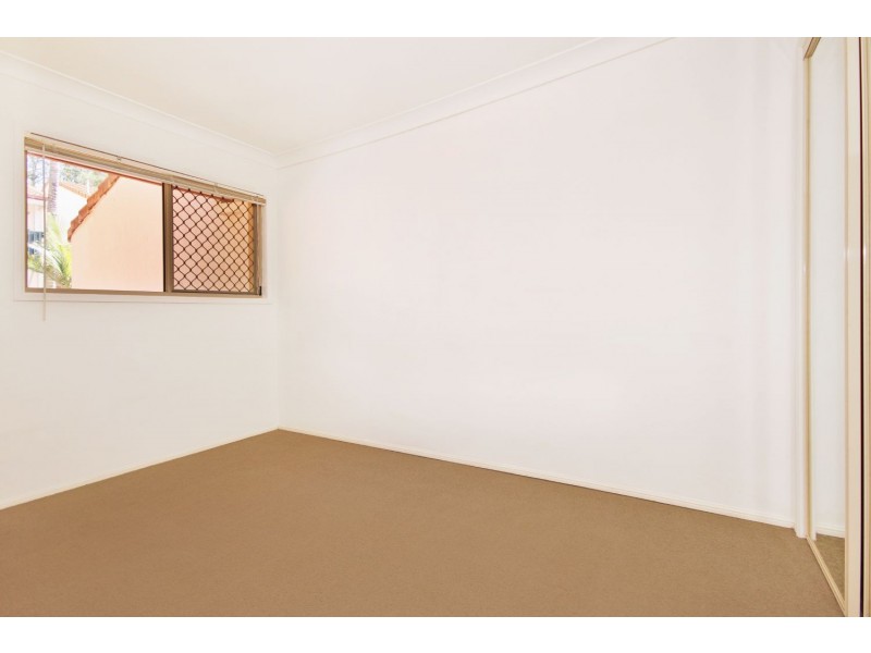 16/4 Sherwood Close, Mudgeeraba QLD 4213