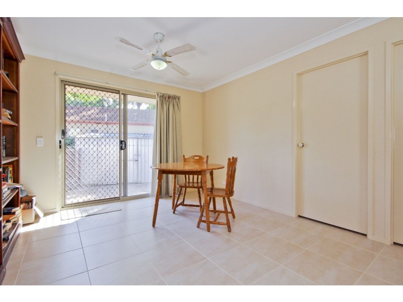 8 Beaconsfield Drive, Burleigh Waters QLD 4220