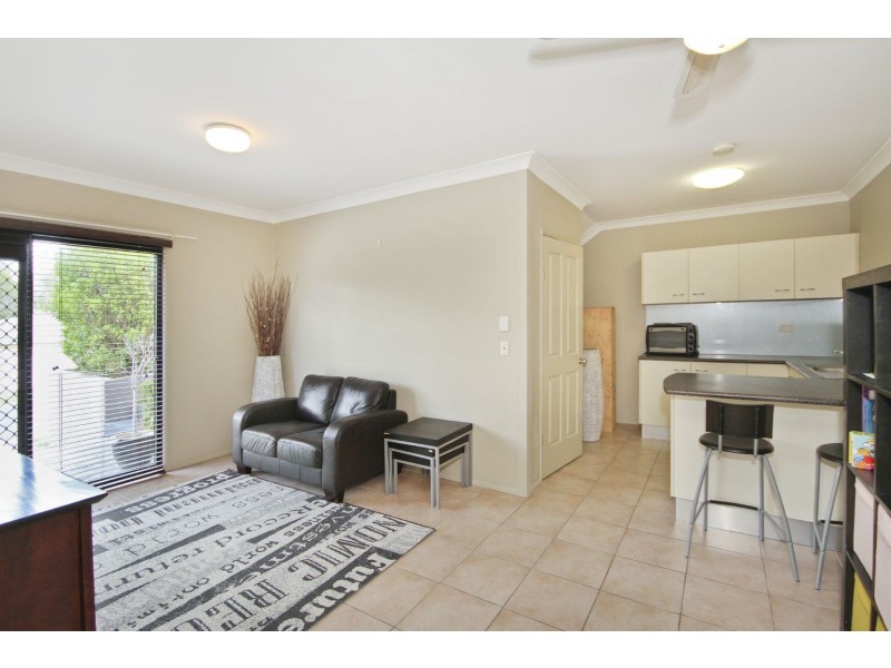 8 Altos Court, Mudgeeraba QLD 4213