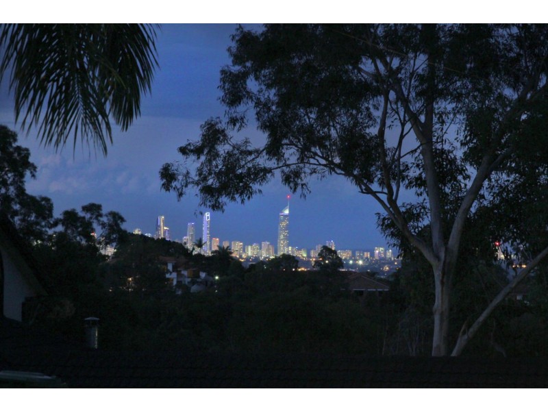 12 Duke Court, Tallai QLD 4213