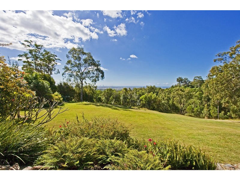 278 Chesterfield Drive, Bonogin QLD 4213