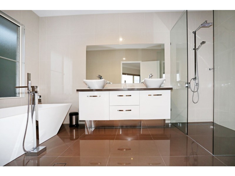 97 – 103 Red Oak Drive, Tallai QLD 4213