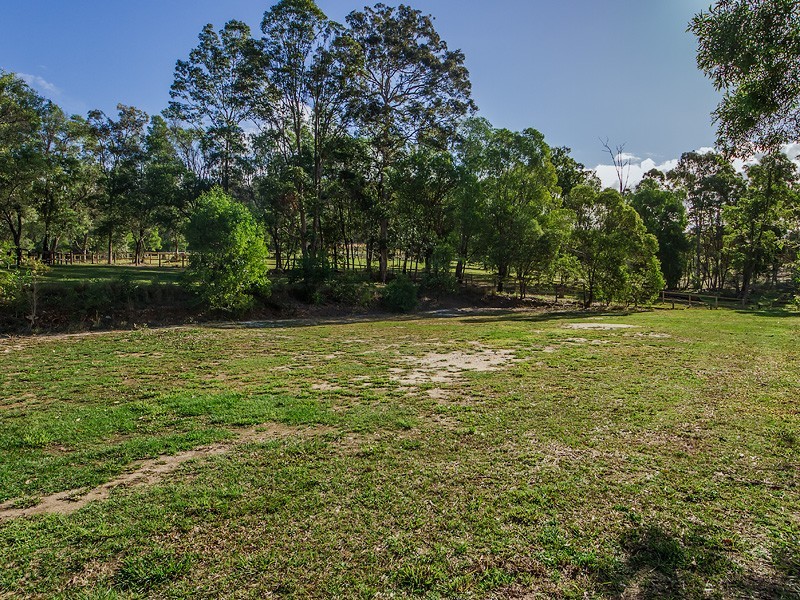 8 Foxtail Court, Tallai QLD 4213