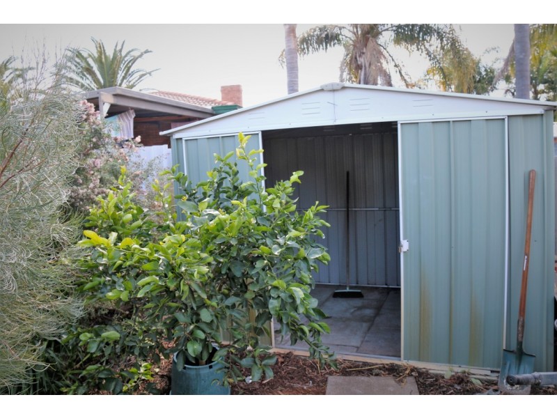 8 Karri Court, Yangebup WA 6164