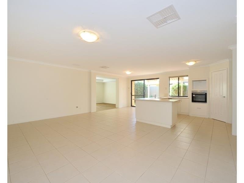 7 Weybridge Drive, Wellard WA 6170