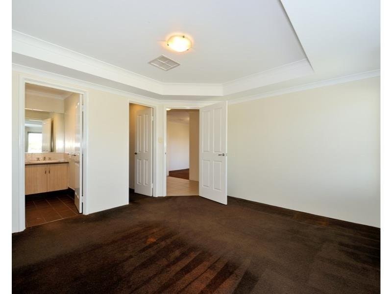 7 Weybridge Drive, Wellard WA 6170