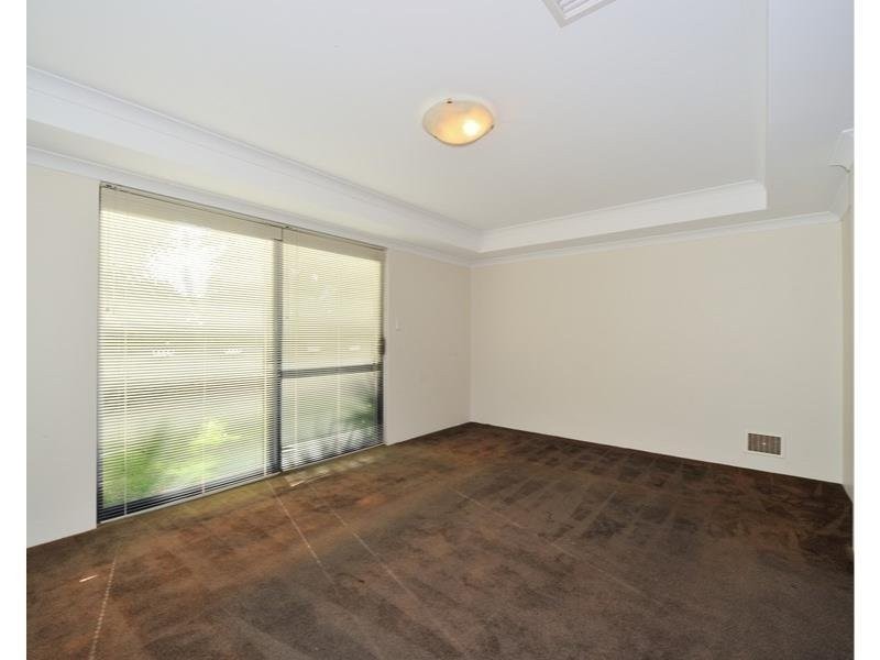 7 Weybridge Drive, Wellard WA 6170