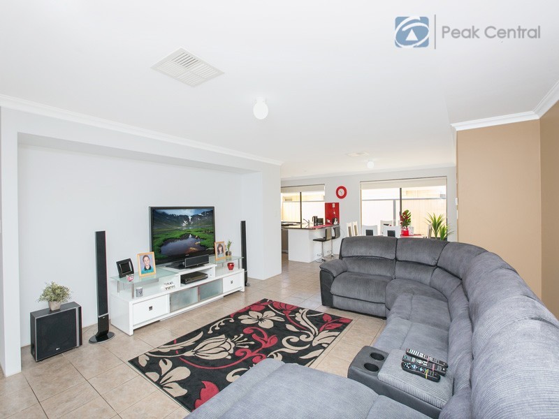 9 Sandleford Way, Hammond Park WA 6164