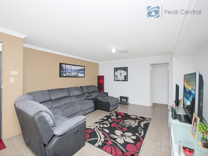 9 Sandleford Way, Hammond Park WA 6164