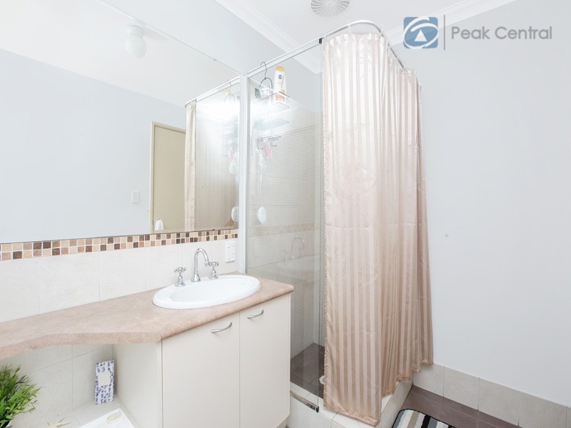 9 Sandleford Way, Hammond Park WA 6164