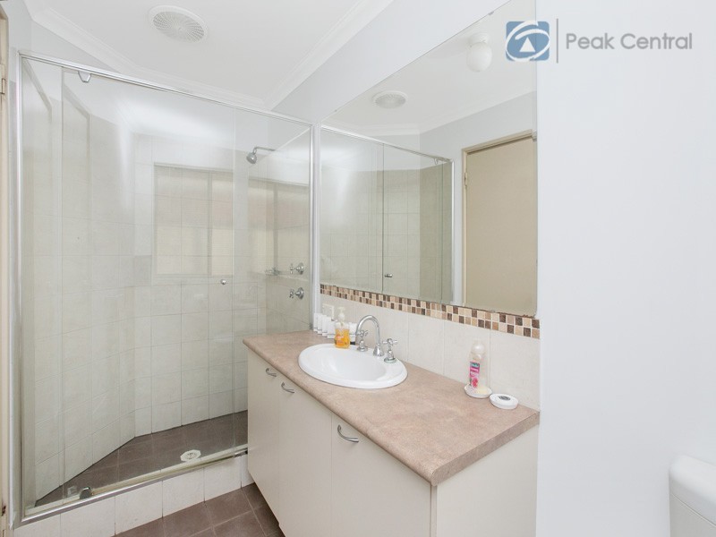 9 Sandleford Way, Hammond Park WA 6164