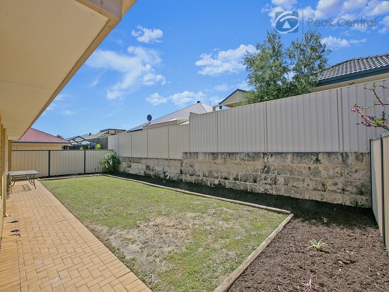 9 Sandleford Way, Hammond Park WA 6164