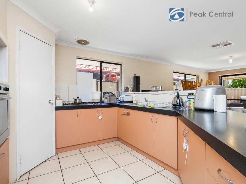 6 Koomba Rise, Bertram WA 6167