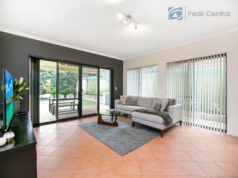 20 Jagoe Loop, Willagee WA 6156