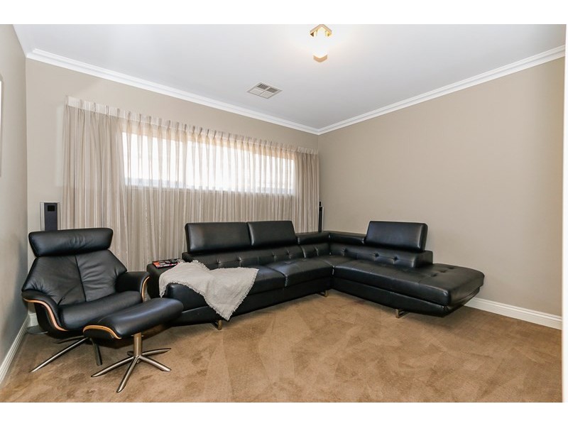 6 Stowe Gardens, Aubin Grove WA 6164