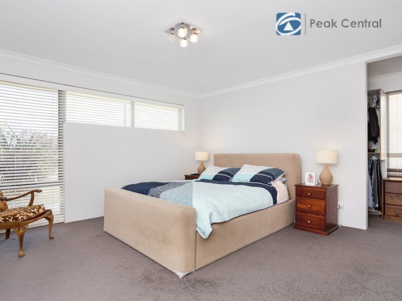 29 Flametree Bend, Hammond Park WA 6164