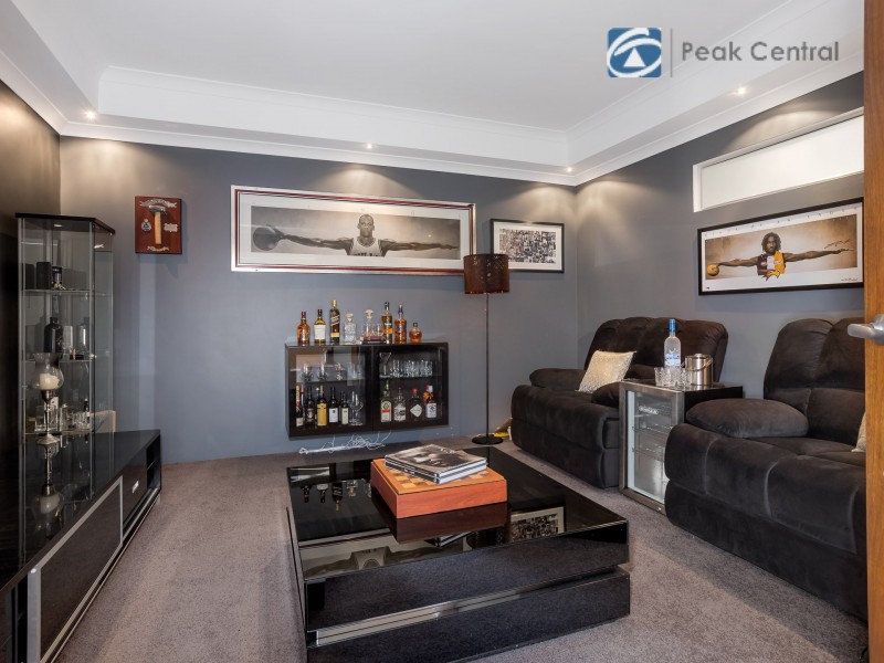 29 Flametree Bend, Hammond Park WA 6164