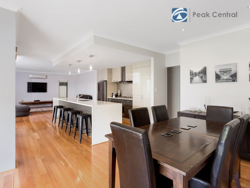 29 Flametree Bend, Hammond Park WA 6164