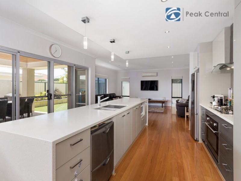 29 Flametree Bend, Hammond Park WA 6164