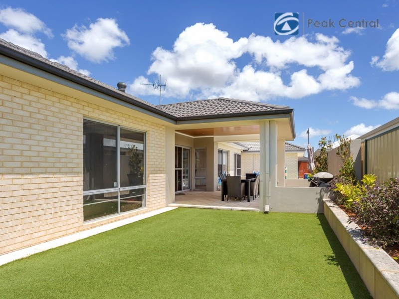 29 Flametree Bend, Hammond Park WA 6164