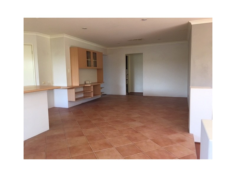 16 Ellesmere Circuit, Success WA 6164
