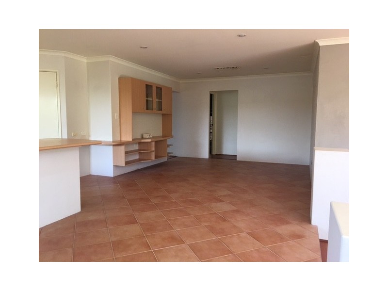 16 Ellesmere Circuit, Success WA 6164