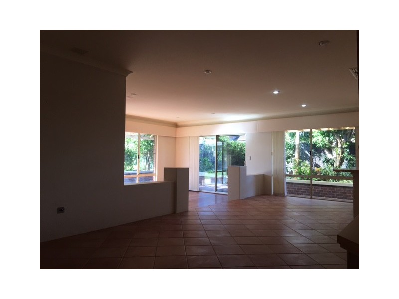 16 Ellesmere Circuit, Success WA 6164