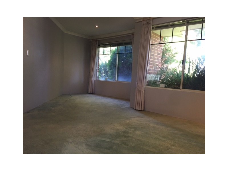 16 Ellesmere Circuit, Success WA 6164