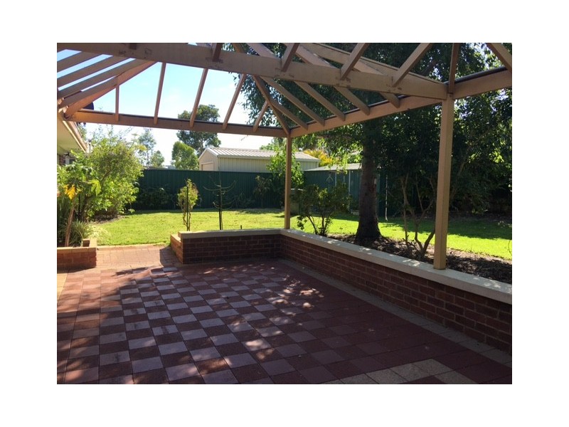 16 Ellesmere Circuit, Success WA 6164