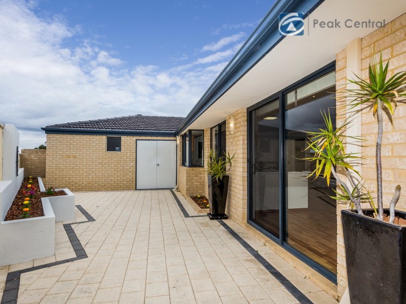 107 Baningan Ave, Success WA 6164