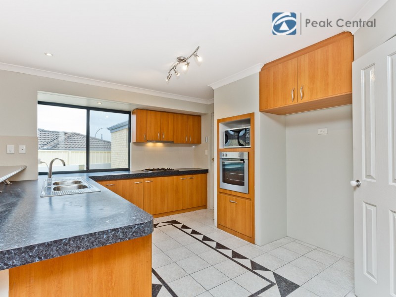 107 Baningan Ave, Success WA 6164