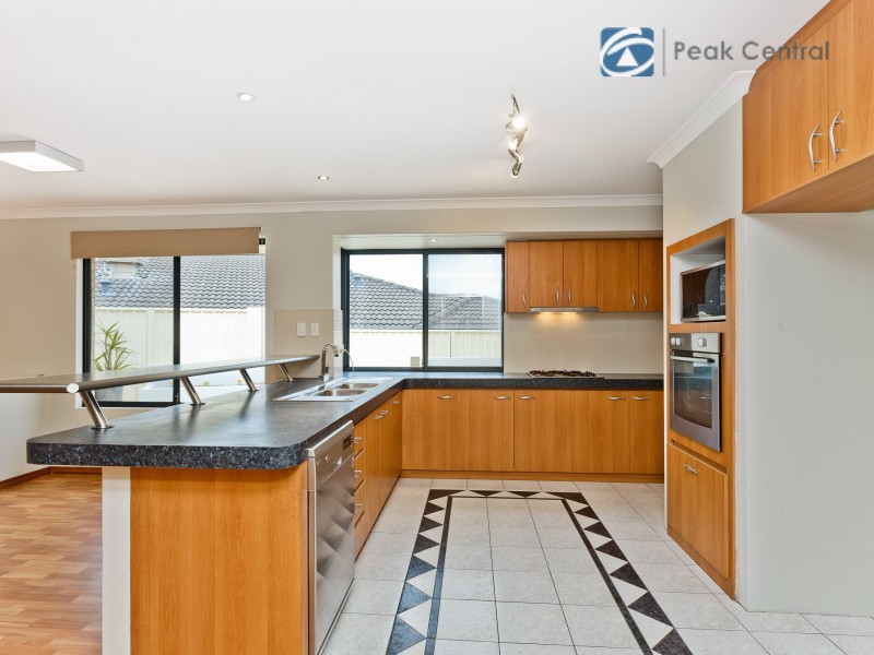 107 Baningan Ave, Success WA 6164