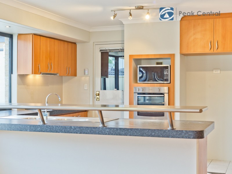 107 Baningan Ave, Success WA 6164