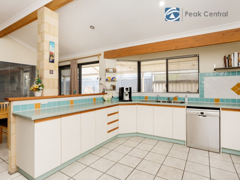 3 Lakehurst Way, Atwell WA 6164