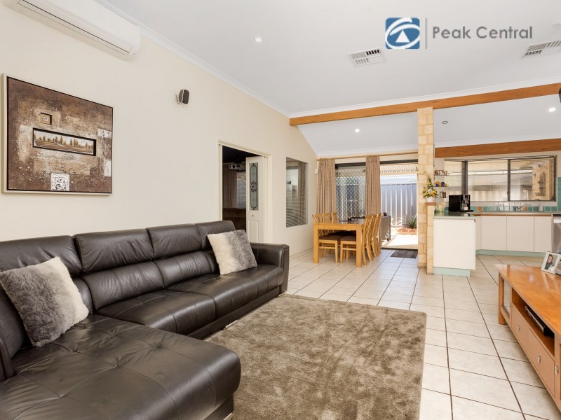 3 Lakehurst Way, Atwell WA 6164