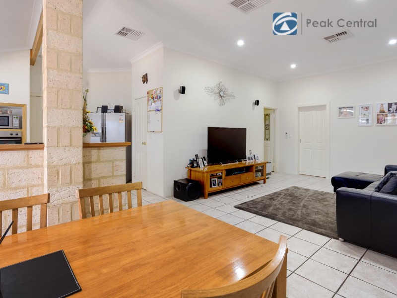 3 Lakehurst Way, Atwell WA 6164